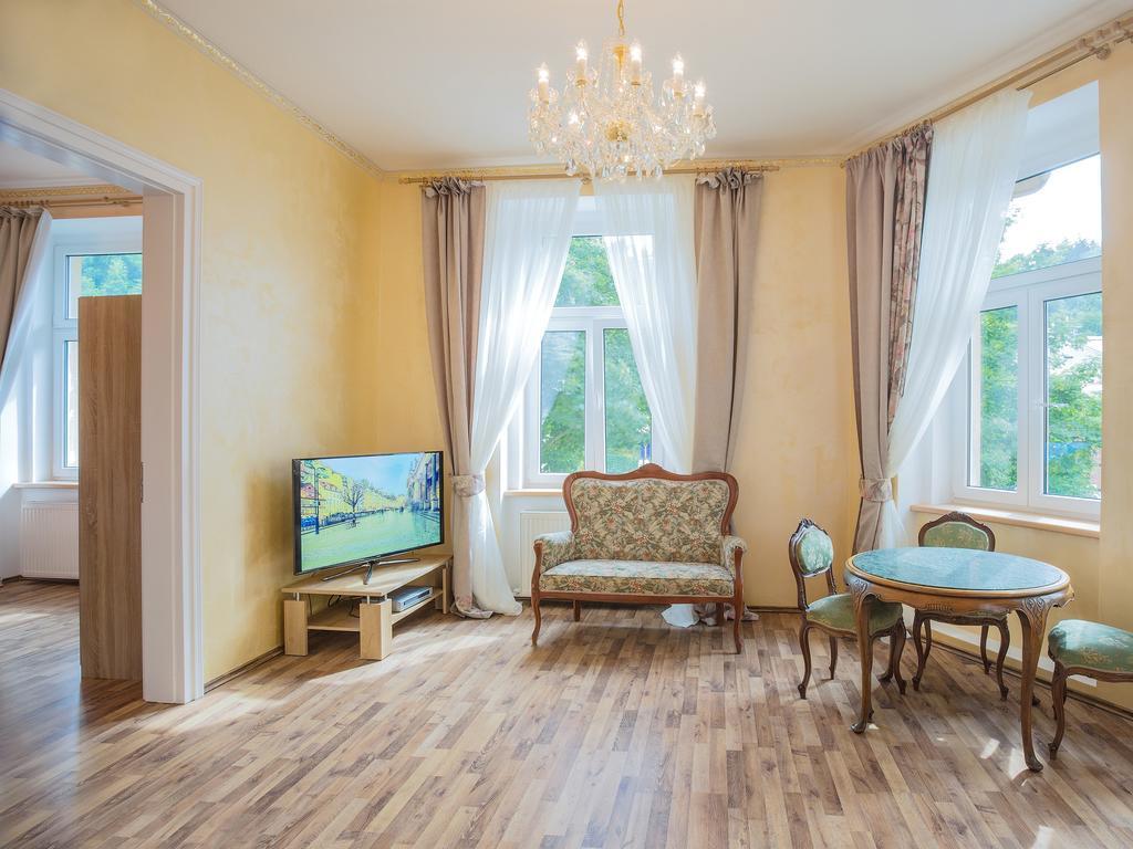 Lyra Apartments Karlsbad Rum bild