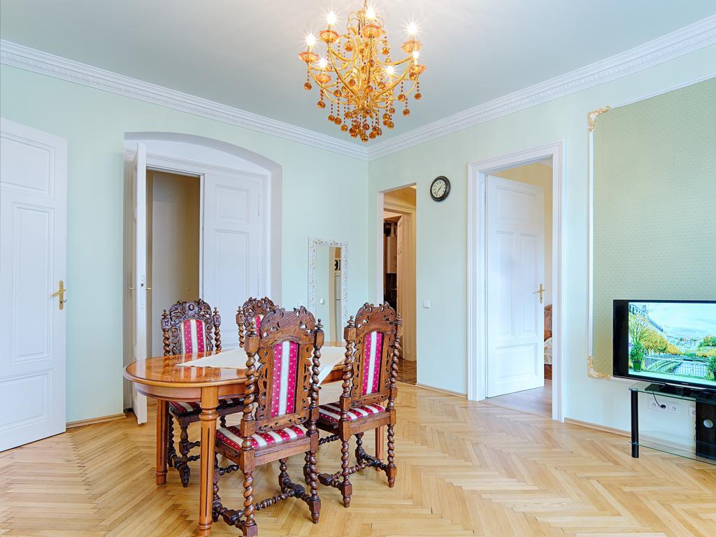 Lyra Apartments Karlsbad Rum bild