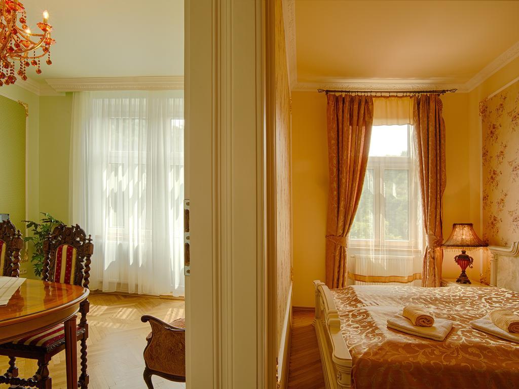 Lyra Apartments Karlsbad Rum bild